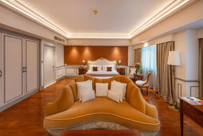 Club Grand Suite with Club Access with Afternoon Tea and Evening Cocktail — Saigon Prince Hotel